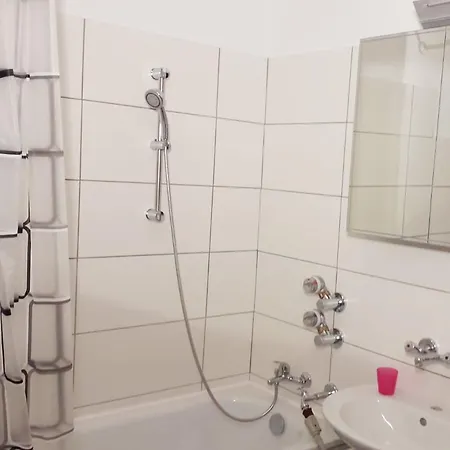 Frisch Renovierte Ferienwohnung Mit Tv Und Wlan Appartement *